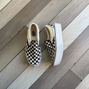VANS Classic Slip-On Platform Checkerboard Shoe